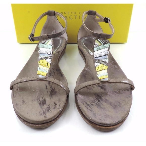 Women's Kenneth Cole Reaction Bon Net T3 Beaded T-Strap Sandals Taupe Size 8.5 - Picture 6 of 10